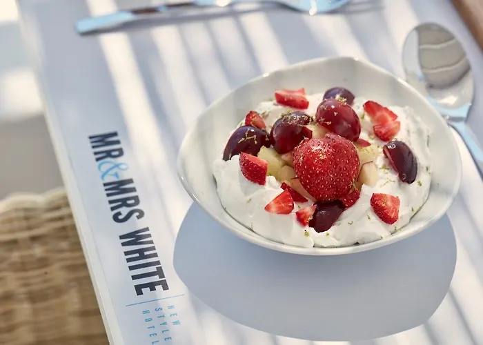 Mrs Armelina By Mr And Mrs White Pensjonat Nausa